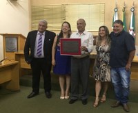 Poder Legislativo concede Título de Cidadão Honorário a munícipe em Centenário do Sul